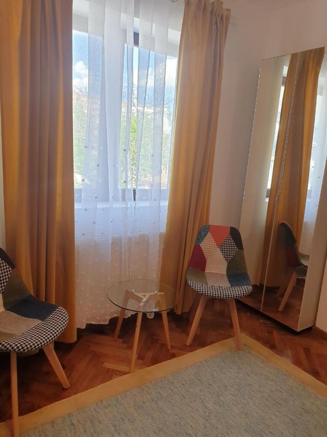 Studio Yellow - Piata Victoriei บูคาเรสต์ ภายนอก รูปภาพ
